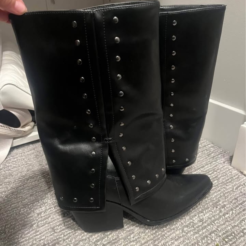 NIB Sincerely Jules “Carter” Half-calf boots with Silver Studs